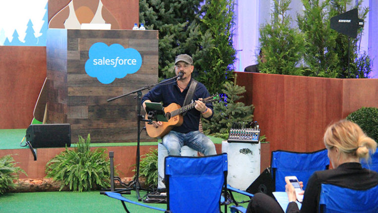 Ein bisschen Festival auch schon auf der CeBIT 2017 - Foto: Stefan Dömelt/comrhein